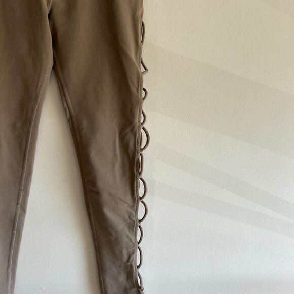 Alo Yoga Interlace Legging Size S - Picture 5 of 10